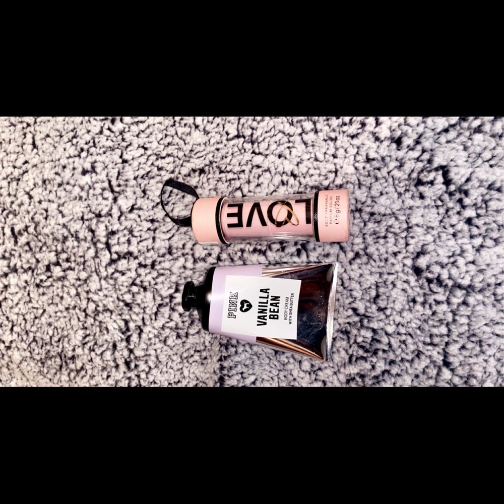 victoria secret pink lotions and smells!!